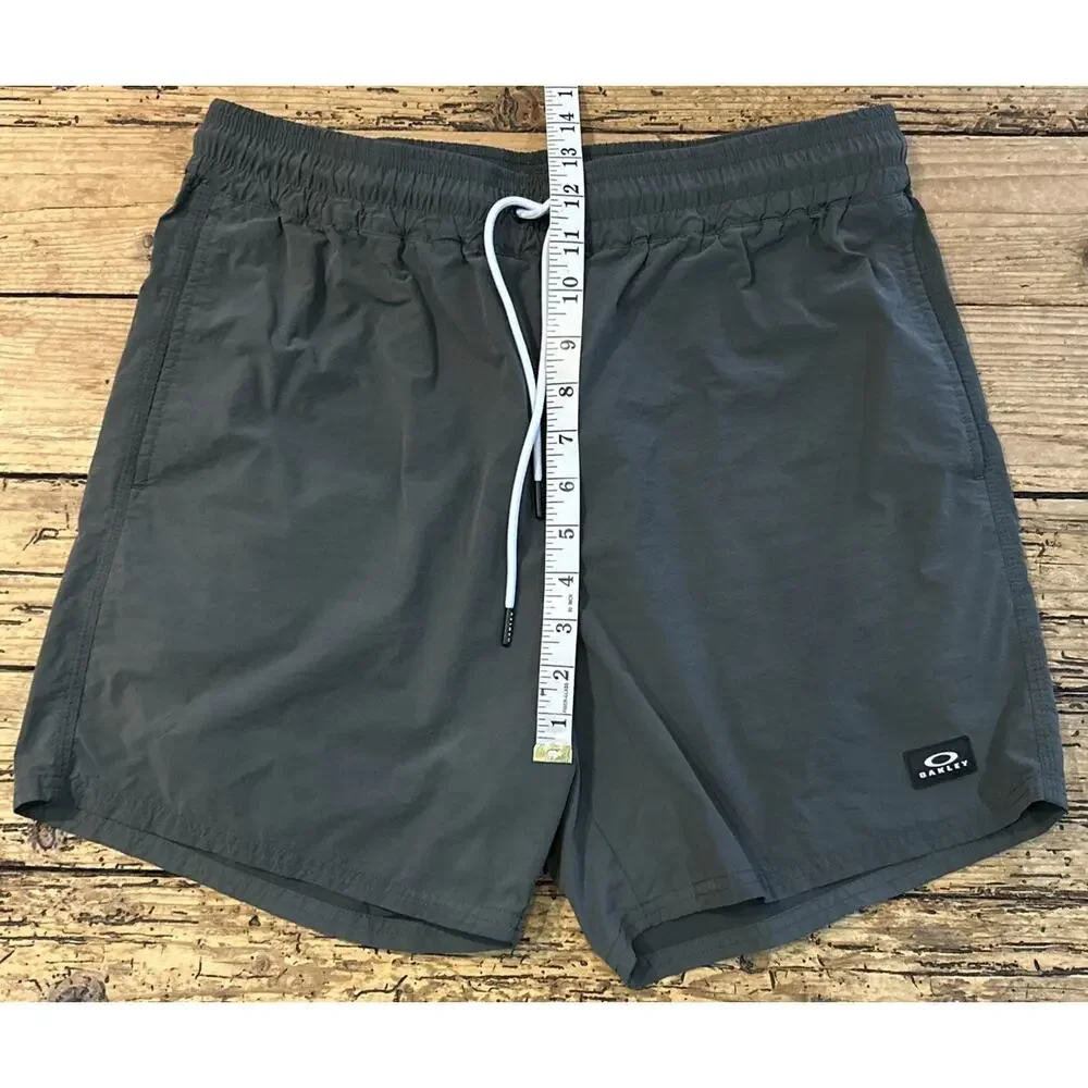 Oakley Men’s Green Standard Beach Short Size S
